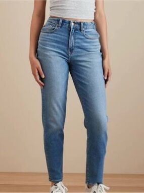 American Eagle Outfitters Curvy Mom Jeans